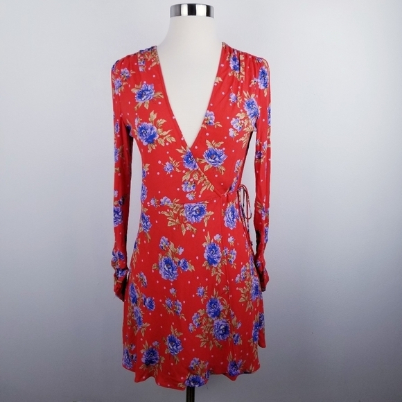Zara Red Floral Wrap Dress NWT, size XS - Picture 2 of 15